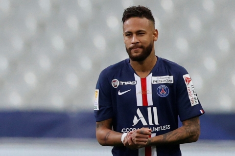 Neymar im tiếng trong ngày PSG giành cú ăn ba danh hiệu