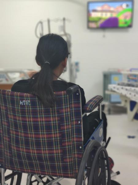 Bé gái 13 tuổi uống thuốc diệt cỏ tự tử - 1