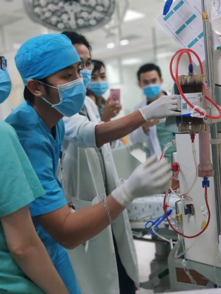 Bé gái 13 tuổi uống thuốc diệt cỏ tự tử