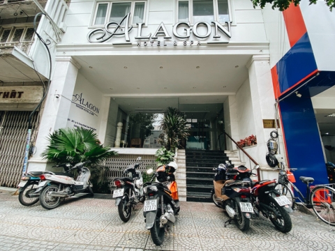Hàng loạt khách sạn ở trung tâm Sài Gòn ngừng hoạt động, rao bán vì 'ngấm đòn' Covid-19 - 1