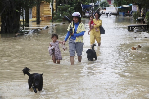 Lũ lụt nghiêm trọng ở Campuchia, hàng chục người thiệt mạng