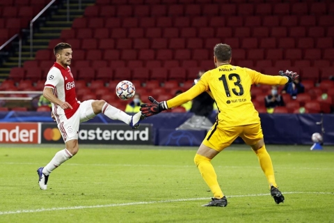 Liverpool nhọc nhằn giành chiến thắng trước Ajax trong ngày hàng công im tiếng - 1