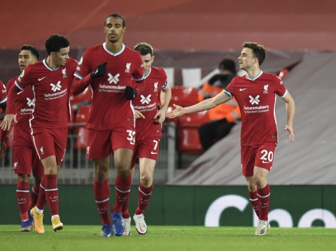 Mưa bàn thắng đánh đầu, Liverpool trở lại ngôi nhì Ngoại hạng Anh - Ảnh 6.