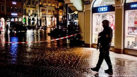 Đức: Xe 'điên' phóng vào phố đi bộ giết chết 5 người