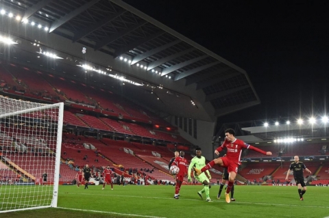Sai lầm ngớ ngẩn của thủ môn giúp Liverpool giành vé vào knock-out Champions League - Ảnh 7.