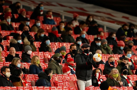 2.000 khán giả tiếp lửa, Arsenal gây sốc với trận thắng thứ 5 Europa League - Ảnh 1.