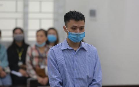 Vụ chồng sát hại vợ cùng con trai vì nghi vợ ngoại tình: Người thân đau xót đem di ảnh 2 mẹ con đến tòa - 3