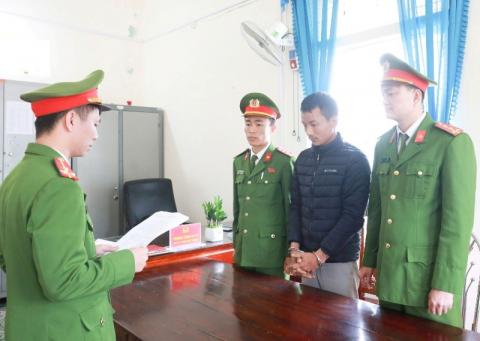 Khởi tố nghịch tử phóng hỏa đốt cả chuồng gia súc vì bị mẹ mắng