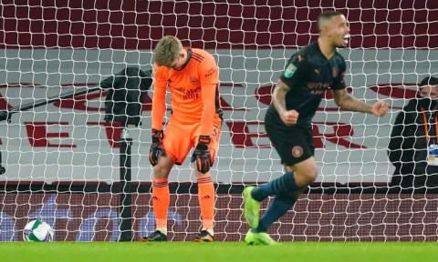 Arsenal tiếp tục thua thảm, bị Man City đá văng khỏi Cúp Liên đoàn - 1