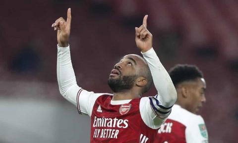 Arsenal tiếp tục thua thảm, bị Man City đá văng khỏi Cúp Liên đoàn