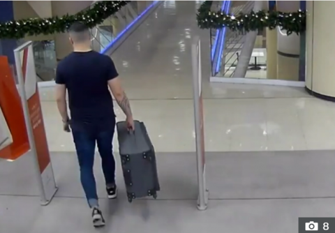 Rùng mình cảnh tên giết người xách vali chứa xác bạn gái ở New Zealand - Ảnh 3. Rùng mình cảnh tên giết người xách vali chứa xác bạn gái ở New Zealand - Ảnh 3.