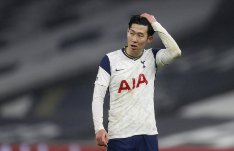 Tottenham gây thất vọng trước đội đứng thứ 18