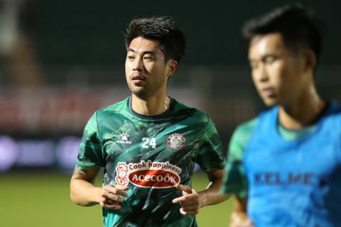 Lee Nguyễn tái xuất, TP HCM thắng trận đầu tiên tại V-League 2021 - Ảnh 1. Lee Nguyễn tái xuất, TP HCM thắng trận đầu tiên tại V-League 2021 - Ảnh 1.