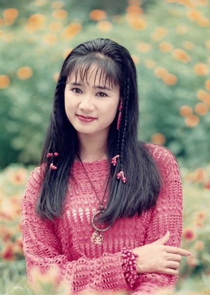 NSND Thu Hà: 'Nữ hoàng ảnh lịch' thập niên 90 và cuộc sống ở tuổi 52