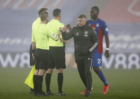 Chia điểm Crystal Palace, Man United hết cửa đua vô địch Ngoại hạng Anh - Ảnh 1.