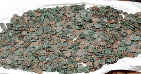 Ấn Độ: Lấy tiền trúng xổ số mua đất, người đàn ông trúng tiếp kho báu khổng lồ - 1 Ấn Độ: Lấy tiền trúng xổ số mua đất, người đàn ông trúng tiếp kho báu khổng lồ - 1