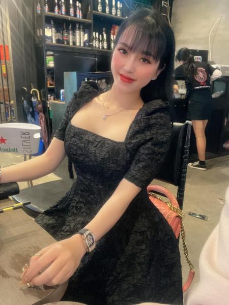 Cuộc sống sang chảnh ít người biết của 'hot girl' 23 tuổi cầm đầu đường dây bán 'thuốc lắc' ở Đà Nẵng - 3