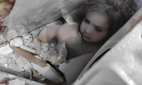 Bé gái 3 tuổi sống sót thần kỳ sau 91 giờ bị vùi lấp bởi trận động đất kinh hoàng giờ ra sao? - 1 Bé gái 3 tuổi sống sót thần kỳ sau 91 giờ bị vùi lấp bởi trận động đất kinh hoàng giờ ra sao? - 1