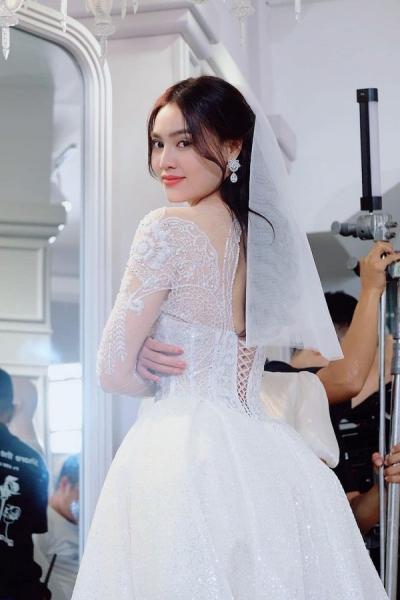 ninh-duong-lan-ngoc-gay-sot-voi-anh-dien-vay-cuoi-dep-me-hon-03d-5658849