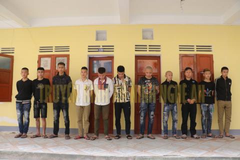 NÓNG: Bắt kẻ cầm đầu vụ chôn sống nam thiếu niên dưới hố cát - Ảnh 2.