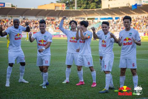 Chiến tích của Kiatisuk và HAGL tạo ra hiệu ứng chưa từng có ở Thái Lan - Ảnh 2. Chiến tích của Kiatisuk và HAGL tạo ra hiệu ứng chưa từng có ở Thái Lan - Ảnh 2.