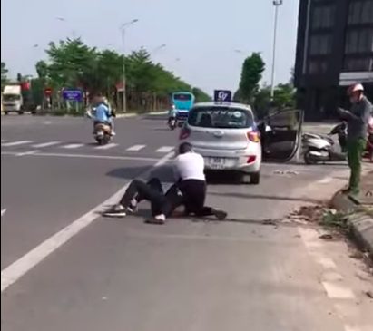 Tài xế taxi khống chế tên cướp nguy hiểm ở Hà Nội: Lúc đó tôi không chống trả, chắc đã bị hắn đâm chết - Ảnh 4.