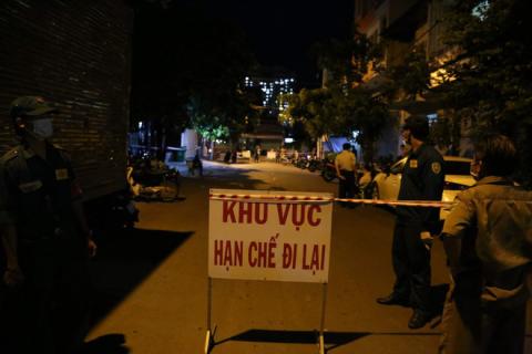 TP. HCM: Ca dương tính SARS-CoV-2 ở quận 7 từng sốt cao 38,5 độ C cách đây 10 ngày - Ảnh 1.