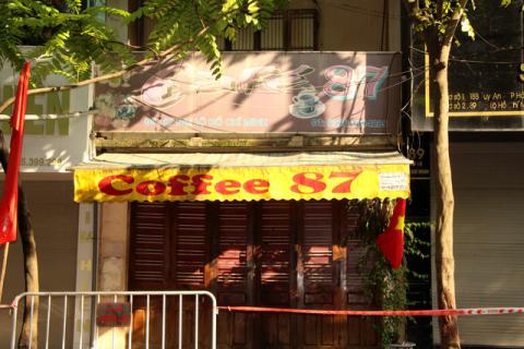 Cặp vợ chồng mắc Covid-19 ở Hải Dương đóng cửa, không nghe điện thoại của tổ phòng chống dịch - Ảnh 2.