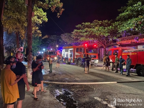 Nghệ An: Hiện trường vụ cháy kinh hoàng khiến 6 người tử vong - Ảnh 4.