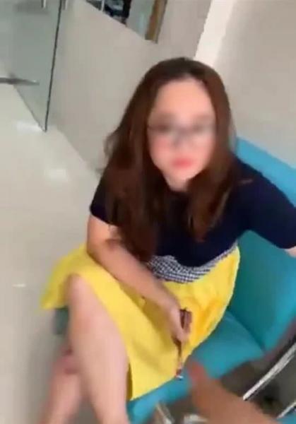 Bà chủ nha khoa Khánh Kiều, người tát cháy má khách hàng là ai? - Ảnh 1.