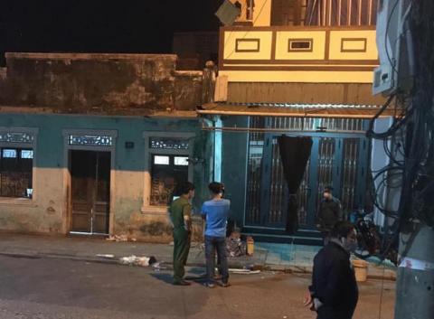 Công an thông tin nguyên nhân vụ chồng ôm vợ châm lửa tự thiêu bỏ lại 3 con nhỏ - Ảnh 1. Công an thông tin nguyên nhân vụ chồng ôm vợ châm lửa tự thiêu bỏ lại 3 con nhỏ - Ảnh 1.