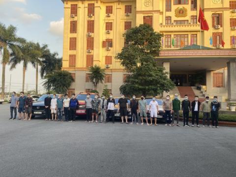 Cận cảnh dàn xế sang có Mercedes Maybach bị thu giữ ở đường dây đánh bạc gần 14 nghìn tỷ - Ảnh 8. Cận cảnh dàn xế sang có Mercedes Maybach bị thu giữ ở đường dây đánh bạc gần 14 nghìn tỷ - Ảnh 8.