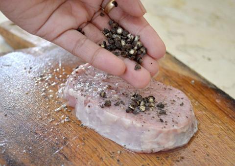 3 loại gia vị trong nhà bếp có thể làm gan nhanh bị hư hỏng, nên hạn chế thêm vào khi nấu ăn - Ảnh 2. 3 loại gia vị trong nhà bếp có thể làm gan nhanh bị hư hỏng, nên hạn chế thêm vào khi nấu ăn - Ảnh 2.