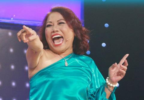 Siu Black tuổi 54: Nợ nần, sức khỏe yếu nhưng nhất quyết nuôi cả con ruột lẫn con dâu - Ảnh 1. Siu Black tuổi 54: Nợ nần, sức khỏe yếu nhưng nhất quyết nuôi cả con ruột lẫn con dâu - Ảnh 1.