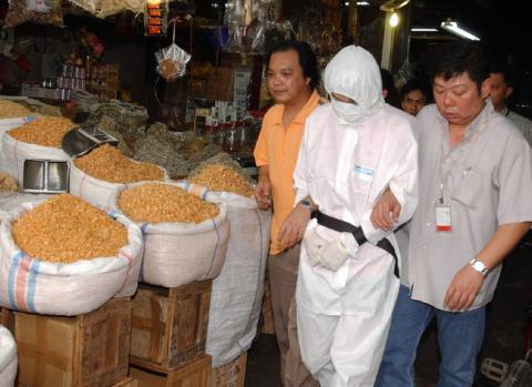 Chiếc thùng carton đựng thi thể bé gái 8 tuổi trong 9 lớp nylon và sự thật tàn ác về 