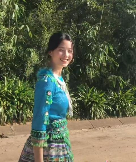 Cận cảnh nhan sắc “sơn nữ Sapa” khiến dân mạng mê mẩn, lập tức khuyên thi Hoa hậu - Ảnh 2.