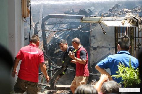 Vụ cô gái nghi bị bạn trai tẩm xăng đốt nhà: Vừa mất cha mẹ, từng dự định tổ chức đám cưới trong tháng này - Ảnh 1. Vụ cô gái nghi bị bạn trai tẩm xăng đốt nhà: Vừa mất cha mẹ, từng dự định tổ chức đám cưới trong tháng này - Ảnh 1.