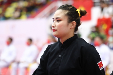 Chờ đợi 14 năm, nữ võ sĩ Việt Nam bật khóc khi giành huy chương vàng SEA Games 31 - Ảnh 1.