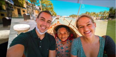 Khách nước ngoài thích thú khi bất ngờ gặp người phụ nữ đẹp nhất thế giới ở Việt Nam - Ảnh 3. Khách nước ngoài thích thú khi bất ngờ gặp người phụ nữ đẹp nhất thế giới ở Việt Nam - Ảnh 3.