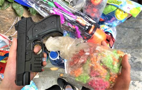 Đồ chơi bạo lực 