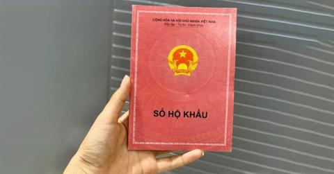 Từ 1/1/2023 không thu hồi Sổ hộ khẩu giấy nhưng hết giá trị sử dụng, Bộ công an hướng dẫn các phương thức tra cứu thông tin công dân thay thế - Ảnh 1. Từ 1/1/2023 không thu hồi Sổ hộ khẩu giấy nhưng hết giá trị sử dụng, Bộ công an hướng dẫn các phương thức tra cứu thông tin công dân thay thế - Ảnh 1.