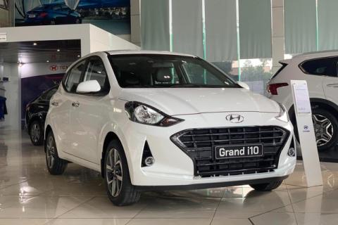 Loạt xe lật đổ ngôi 'vua doanh số' phân khúc sau một tháng tại Việt Nam: i10 và Triton tạo bất ngờ - Ảnh 1.