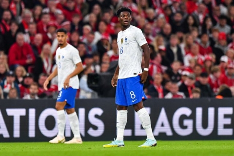 Thua Đan Mạch 0-2, tuyển Pháp chạm cột mốc buồn sau 12 năm - Ảnh 2.