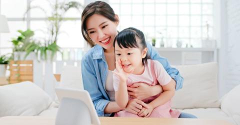 7 bài học quan trọng phụ huynh nên dạy con gái - Ảnh 1. 7 bài học quan trọng phụ huynh nên dạy con gái - Ảnh 1.