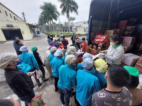 30 tỷ đồng sẽ được chi để hỗ trợ người lao động gặp khó khăn dịp Tết - Ảnh 2. 30 tỷ đồng sẽ được chi để hỗ trợ người lao động gặp khó khăn dịp Tết - Ảnh 2.