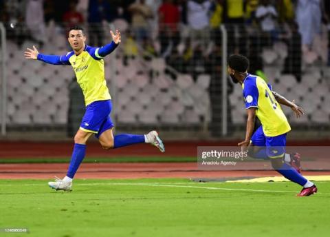 Ronaldo ghi 4 bàn thắng trong 40 phút, Al Nassr rộng cửa trên đường đua vô địch - Ảnh 1. Ronaldo ghi 4 bàn thắng trong 40 phút, Al Nassr rộng cửa trên đường đua vô địch - Ảnh 1.
