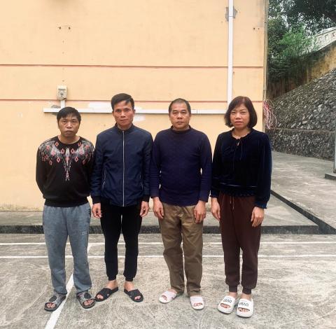 Khởi tố các đối tượng đánh bạc bằng…kẹo - Ảnh 1. Khởi tố các đối tượng đánh bạc bằng…kẹo - Ảnh 1.