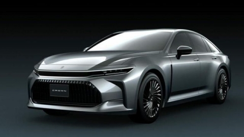 Toyota Crown Sedan lộ mặt thực tế, sẽ mở bán từ tháng 9 - Ảnh 4.
