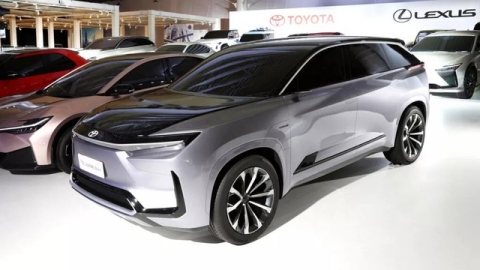 Toyota sẽ sớm tham chiến phân khúc SUV điện 3 hàng ghế - Ảnh 1.