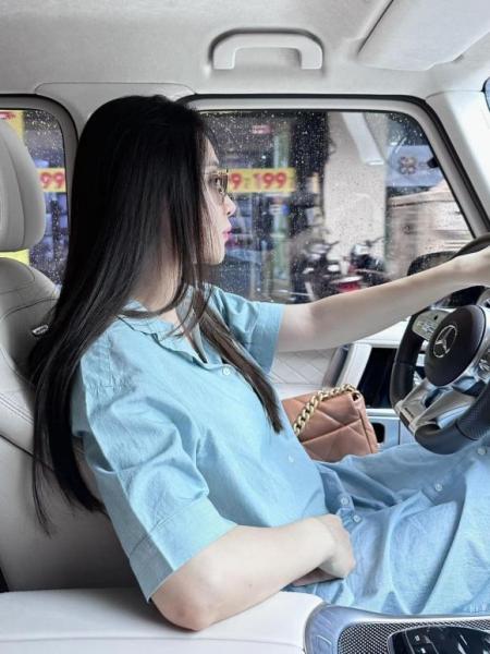 dam-thu-trang-lan-dau-xuat-hien-sau-khi-ket-thuc-o-cu-cuong-do-la-ben-ninh-yeu-ngay-va-luon-2-ngoisaovn-w1080-h1440